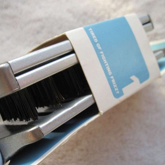 Goody Start Quick Blow Dry & Straighten Vented Ceramic Wet Hair Brush Foam Grip - Picture 1 of 11